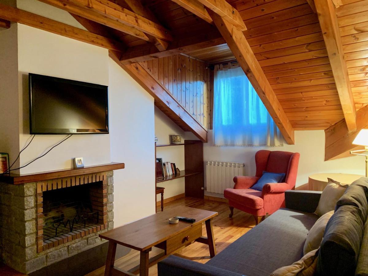 Bpirineos-Estos Apartment เบนาสเก ภายนอก รูปภาพ