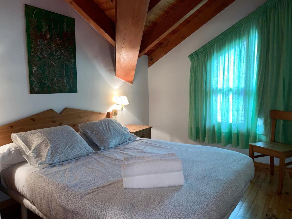 Bpirineos-Estos Apartment เบนาสเก ภายนอก รูปภาพ